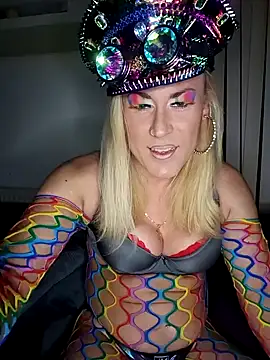 Snapshot of Connie_Pepper chatting on 02/23/25, 01:24 Connie Pepper online show from 02/23/25, 01:24