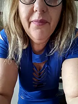 Snapshot of Mara-24 chatting on 02/16/25, 10:43 Mara-24 online show from 02/16/25, 10:43