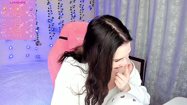 Alice   Rose online show from 10/14/25, 06:41