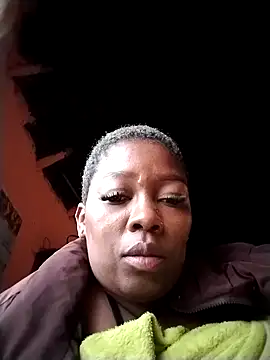 Snapshot of bigbootyboohle chatting on 11/15/25, 04:22 bigbootyboohle online show from 11/15/25, 04:22