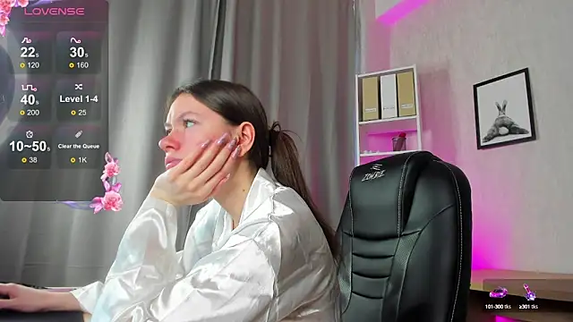 Snapshot of Nicole_Charm chatting on 03/05/25, 02:14 Nicole Charm online show from 03/05/25, 02:14