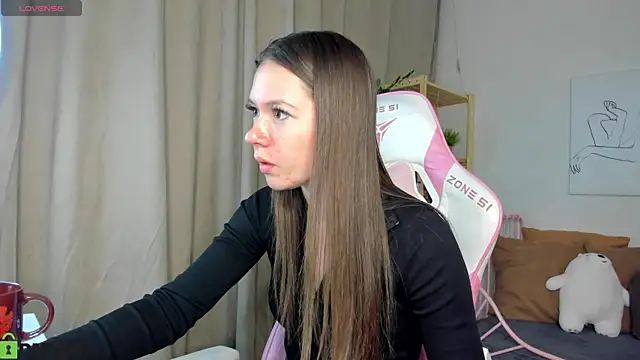 Snapshot of Nicole_Charm chatting on 10/01/25, 09:29 Nicole Charm online show from 10/01/25, 09:29