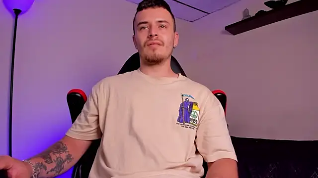 james connor2 online show from 11/03/25, 07:17