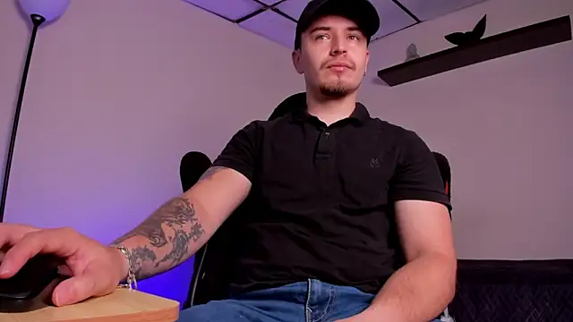 james connor2 online show from 11/28/25, 03:45