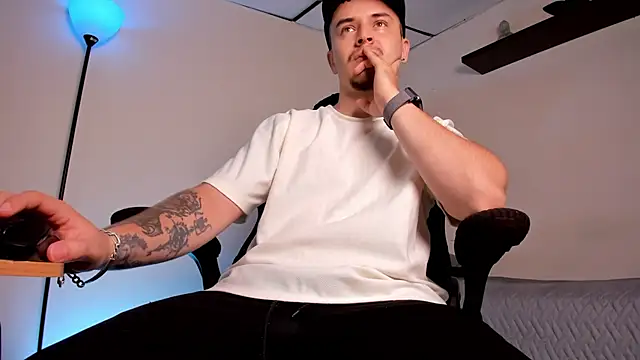 Snapshot of james_connor2 chatting on 01/12/26, 07:20 james connor2 online show from 01/12/26, 07:20