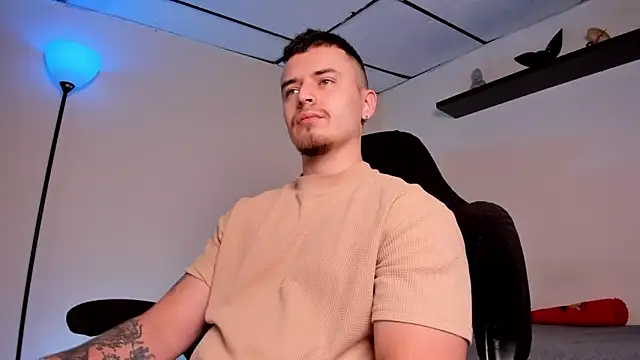 Snapshot of james_connor2 chatting on 01/05/26, 06:44 james connor2 online show from 01/05/26, 06:44