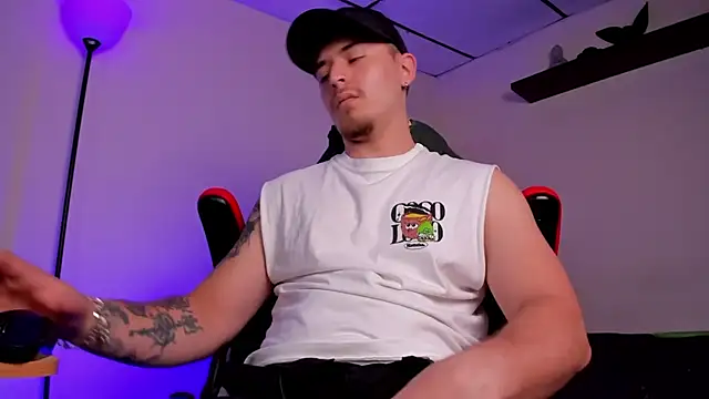 james connor2 online show from 11/05/25, 07:17