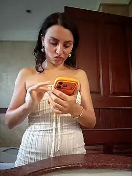 Izabella Bella online show from 05/10/26, 07:56