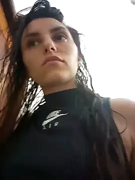 Snapshot of Izabella_Bella chatting on 01/17/25, 10:33 Izabella Bella online show from 01/17/25, 10:33