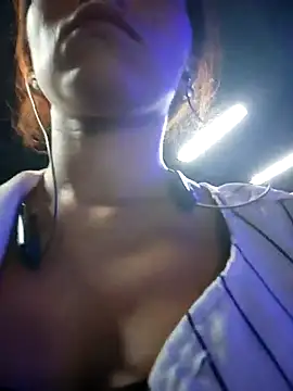 Snapshot of Izabella_Bella chatting on 02/22/25, 12:08 Izabella Bella online show from 02/22/25, 12:08