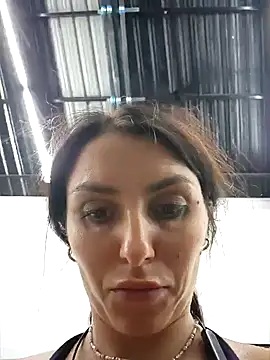 Snapshot of Izabella_Bella chatting on 03/17/25, 11:21 Izabella Bella online show from 03/17/25, 11:21