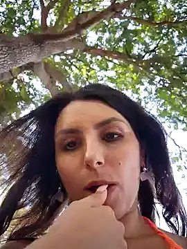 Snapshot of Izabella_Bella chatting on 01/20/25, 07:25 Izabella Bella online show from 01/20/25, 07:25