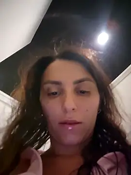Snapshot of Izabella_Bella chatting on 06/21/26, 01:39 Izabella Bella online show from 06/21/26, 01:39