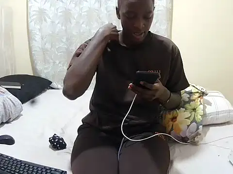 Snapshot of slender_sweet chatting on 01/15/26, 09:18 slender sweet online show from 01/15/26, 09:18