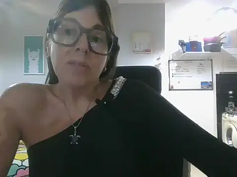 Snapshot of Calentandote chatting on 05/08/26, 10:52 Calentandote online show from 05/08/26, 10:52