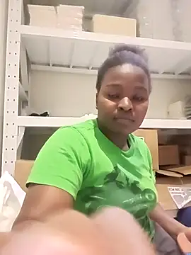 Snapshot of Yours_faithfully1 chatting on 11/24/25, 05:13 Yours faithfully1 online show from 11/24/25, 05:13