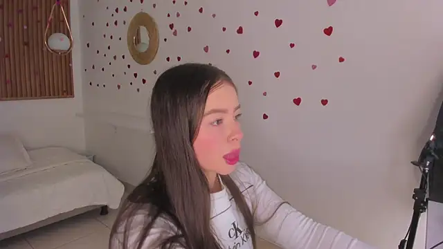 Snapshot of TiffanyWright chatting on 03/01/26, 01:33 TiffanyWright online show from 03/01/26, 01:33