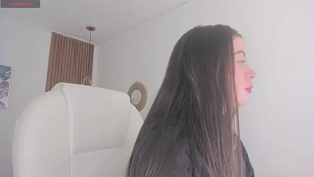 Snapshot of TiffanyWright chatting on 02/02/26, 01:21 TiffanyWright online show from 02/02/26, 01:21