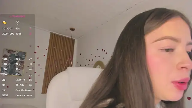 TiffanyWright online show from 04/12/26, 01:47