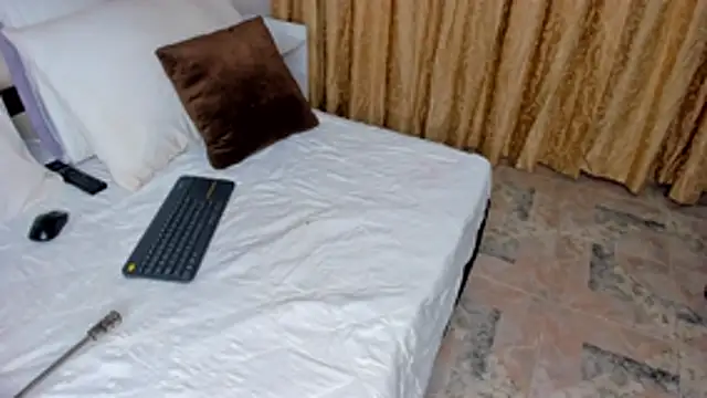 CintiaVega online show from 11/06/25, 11:36