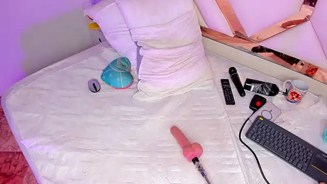 CintiaVega online show from 12/03/25, 12:33