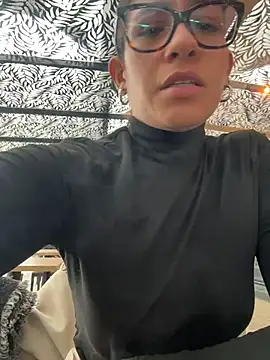 Snapshot of ValeriEvan chatting on 02/20/26, 08:33 ValeriEvan online show from 02/20/26, 08:33