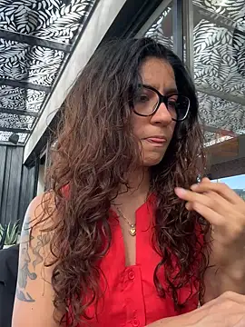 Snapshot of ValeriEvan chatting on 11/05/25, 08:12 ValeriEvan online show from 11/05/25, 08:12