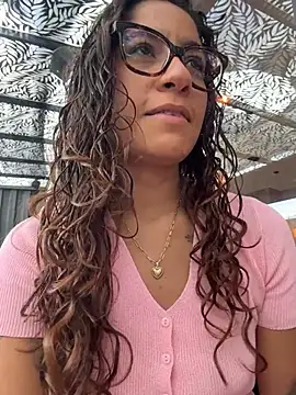 Snapshot of ValeriEvan chatting on 02/18/26, 08:16 ValeriEvan online show from 02/18/26, 08:16