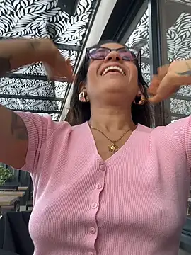 Snapshot of ValeriEvan chatting on 10/30/25, 08:17 ValeriEvan online show from 10/30/25, 08:17