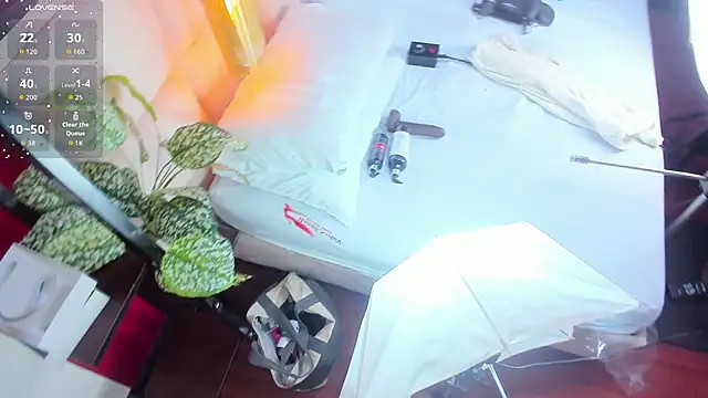 Snapshot of Amberluy chatting on 12/03/25, 08:19 Amberluy online show from 12/03/25, 08:19