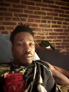 Snapshot of BlackD4uxo chatting on 04/13/26, 11:25 BlackD4uxo online show from 04/13/26, 11:25