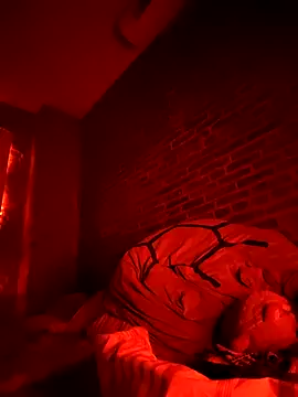 Snapshot of BlackD4uxo chatting on 04/16/26, 04:02 BlackD4uxo online show from 04/16/26, 04:02