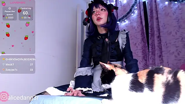 Snapshot of Alicedangerrr chatting on 12/24/24, 06:11 Alicedangerrr online show from 12/24/24, 06:11