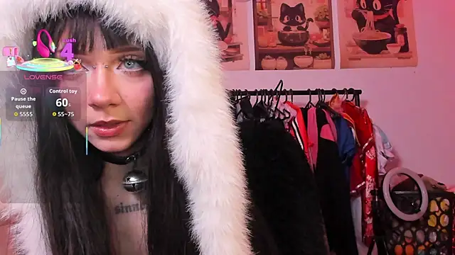 Snapshot of Alicedangerrr chatting on 07/11/26, 02:56 Alicedangerrr online show from 07/11/26, 02:56