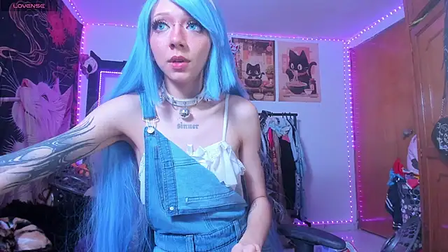 Snapshot of Alicedangerrr chatting on 06/11/26, 03:47 Alicedangerrr online show from 06/11/26, 03:47