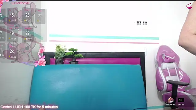 Snapshot of kambelroche chatting on 06/09/26, 12:17 kambelroche online show from 06/09/26, 12:17