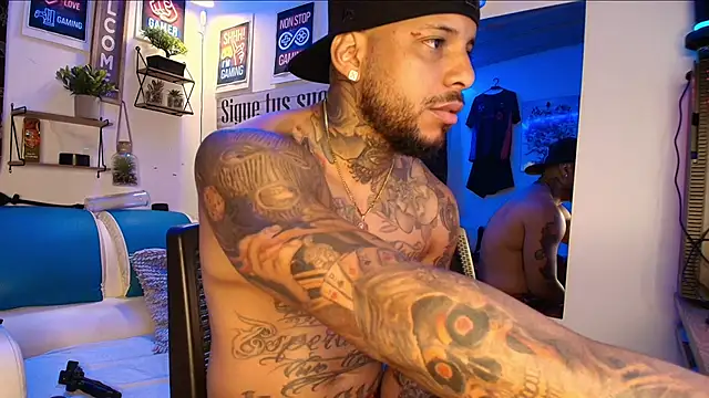 Snapshot of Leenar_Key chatting on 09/20/25, 12:10 Leenar Key online show from 09/20/25, 12:10