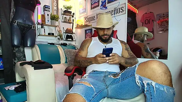 Leenar Key online show from 04/21/26, 01:17