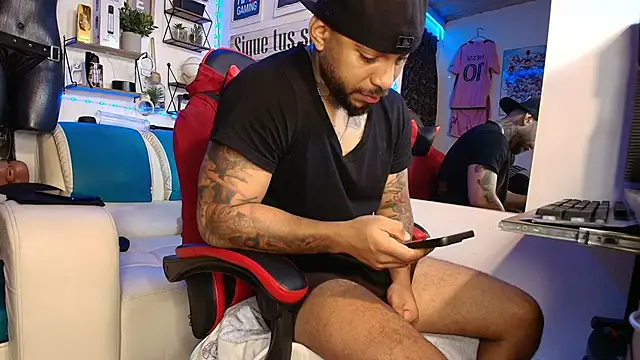 Leenar Key online show from 02/15/26, 10:47