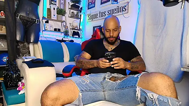 Leenar Key online show from 03/21/26, 03:05