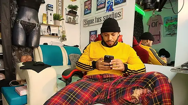 Leenar Key online show from 02/04/26, 10:32