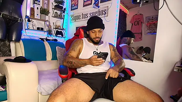 Leenar Key online show from 03/30/26, 03:24