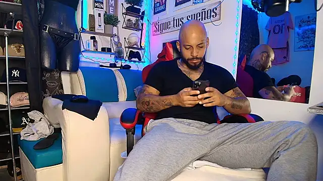 Leenar Key online show from 02/28/26, 01:22