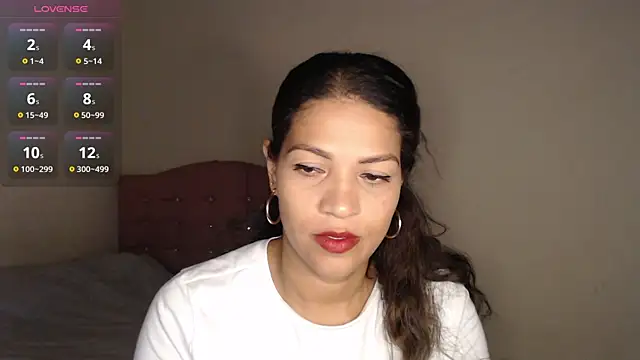 makennaa  online show from 12/03/25, 09:20