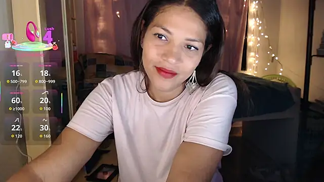Snapshot of makennaa_ chatting on 10/15/25, 10:23 makennaa online show from 10/15/25, 10:23