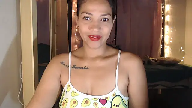 Snapshot of makennaa_ chatting on 09/27/25, 10:32 makennaa online show from 09/27/25, 10:32