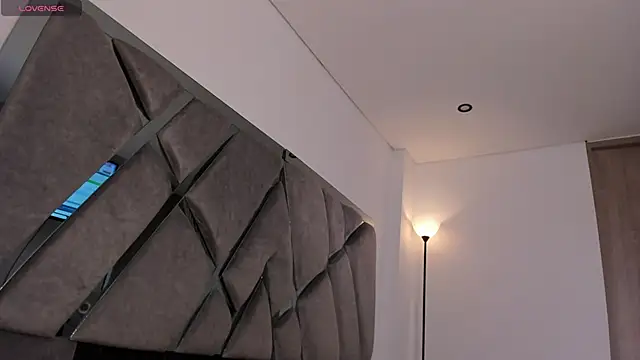 samaay07  online show from 04/16/26, 07:14