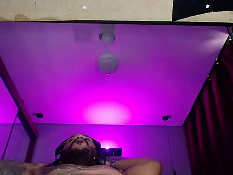 Ale Mineiro online show from 03/15/26, 09:49