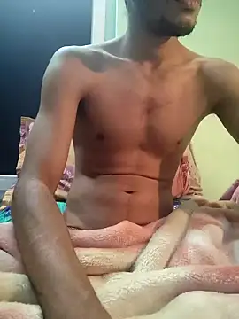 Snapshot of king_boy chatting on 12/22/24, 07:10 king boy online show from 12/22/24, 07:10