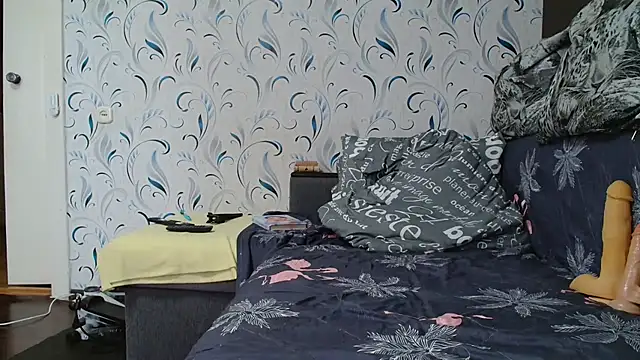 Snapshot of Vika_ chatting on 03/04/25, 10:02 Vika online show from 03/04/25, 10:02